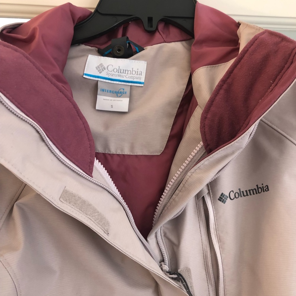 Columbia Women's Hooded Waterproof Jacket - Light Taupe - Picture 2 of 9
